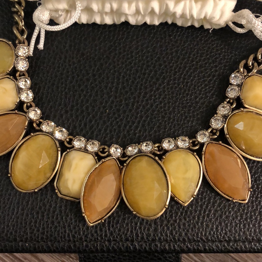 Ann Taylor statement necklace! - Picture 4 of 4